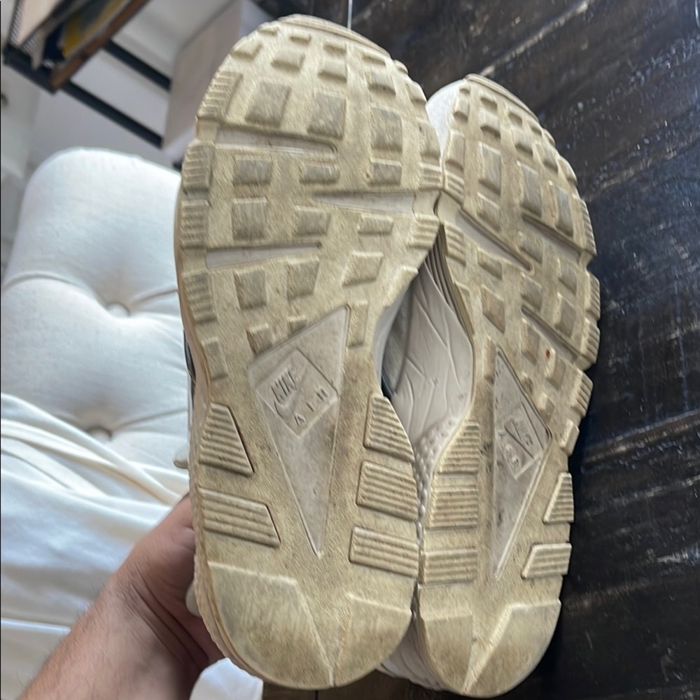 Nike’s - Picture 6 of 7
